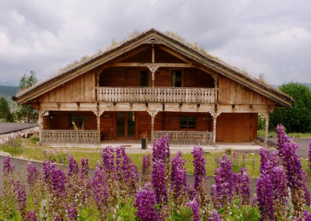 Chalet  and self catering for 13 to 12 people: 1 Chalet in St Pierre dels Forcats , 1 self catering ( cottage) in Targasonne